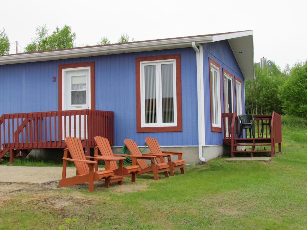 Les Chalets Au Bord De La Mer Les Escoumins Pokój zdjęcie